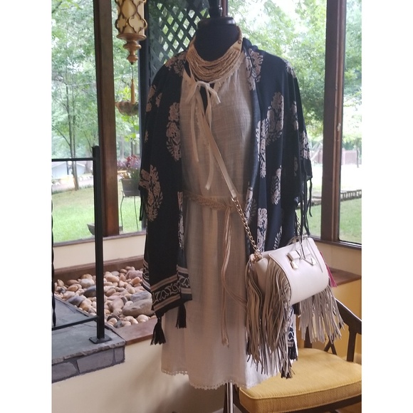 White Sleevess Sundress ( Lined) - Picture 5 of 7